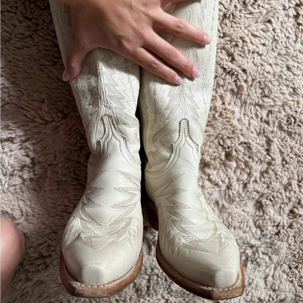 Lucchese Cream Western Boots - Picture 4 of 5